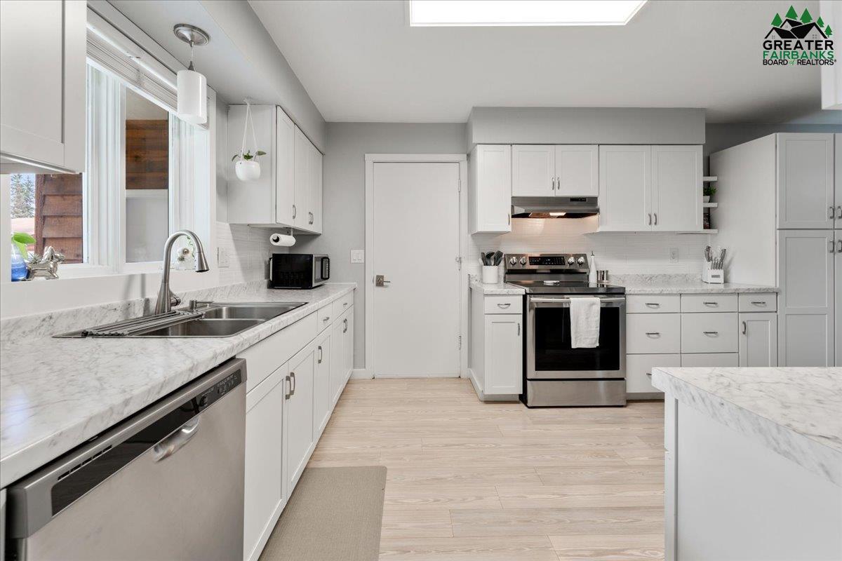 321 CARLTON DRIVE
