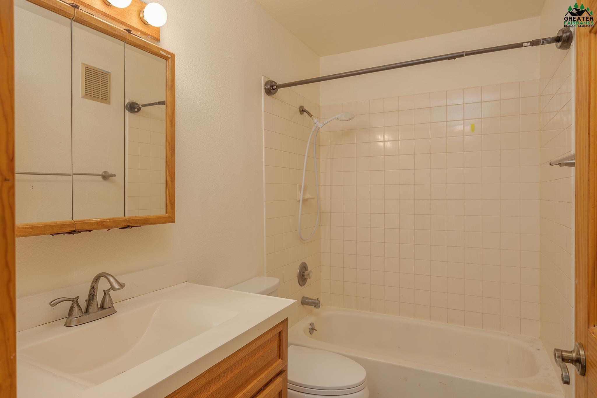 2658 CLYDESDALE DRIVE