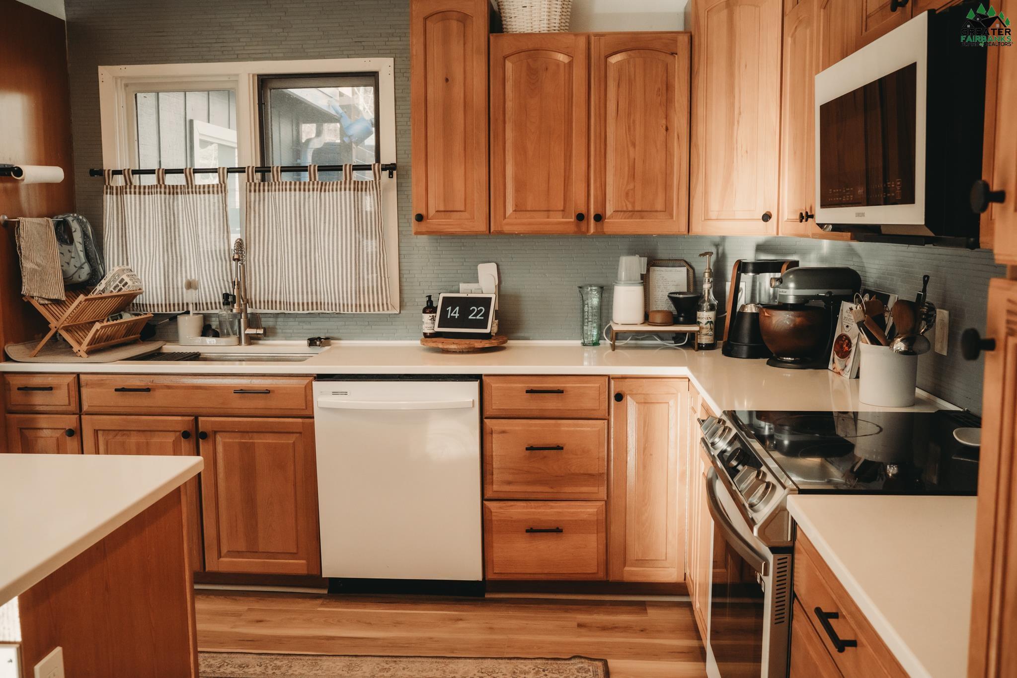452 MARSHALL DRIVE