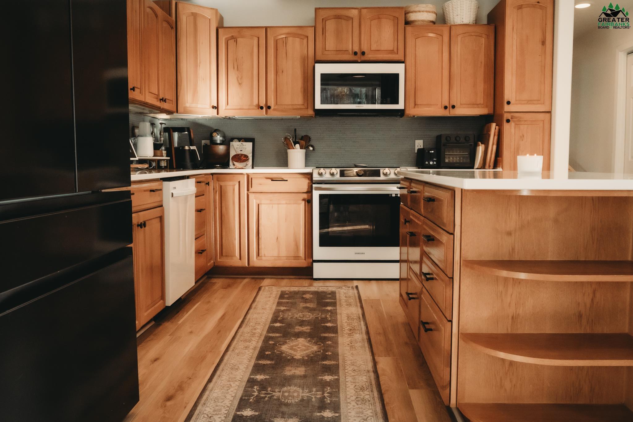 452 MARSHALL DRIVE