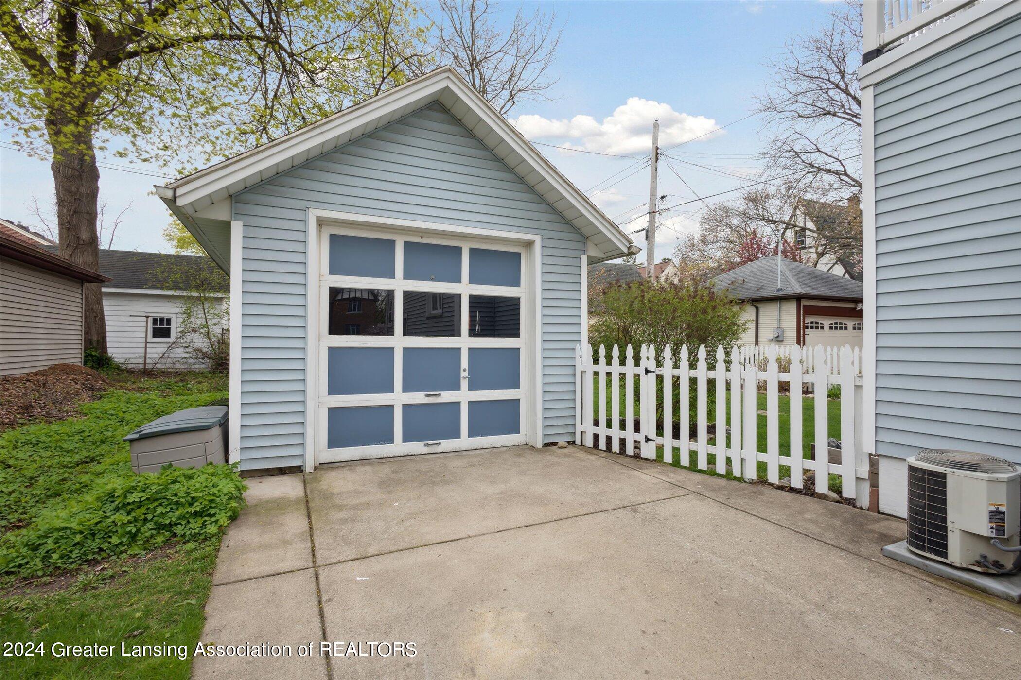 1509 W Kalamazoo Street