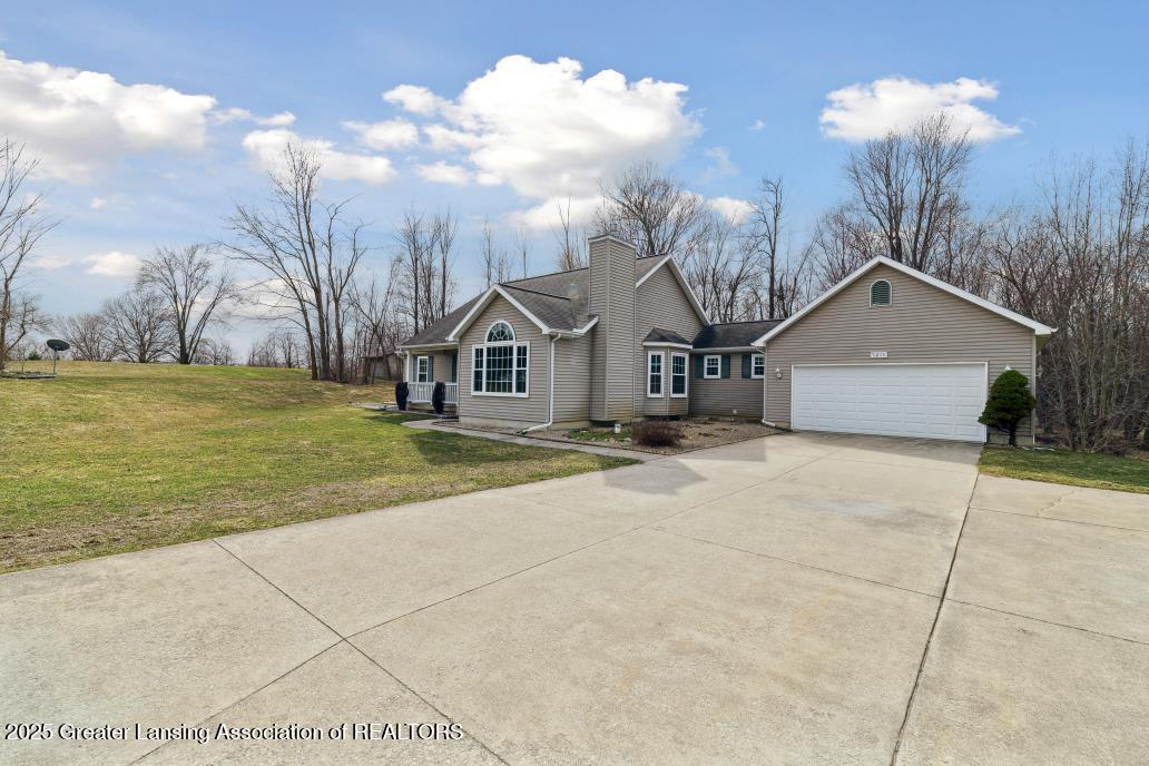 5215 N Hartel Road