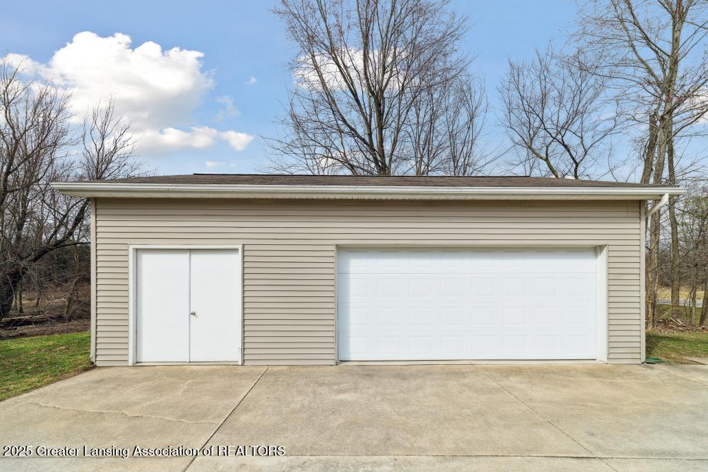 5215 N Hartel Road