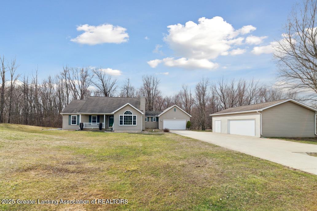 5215 N Hartel Road