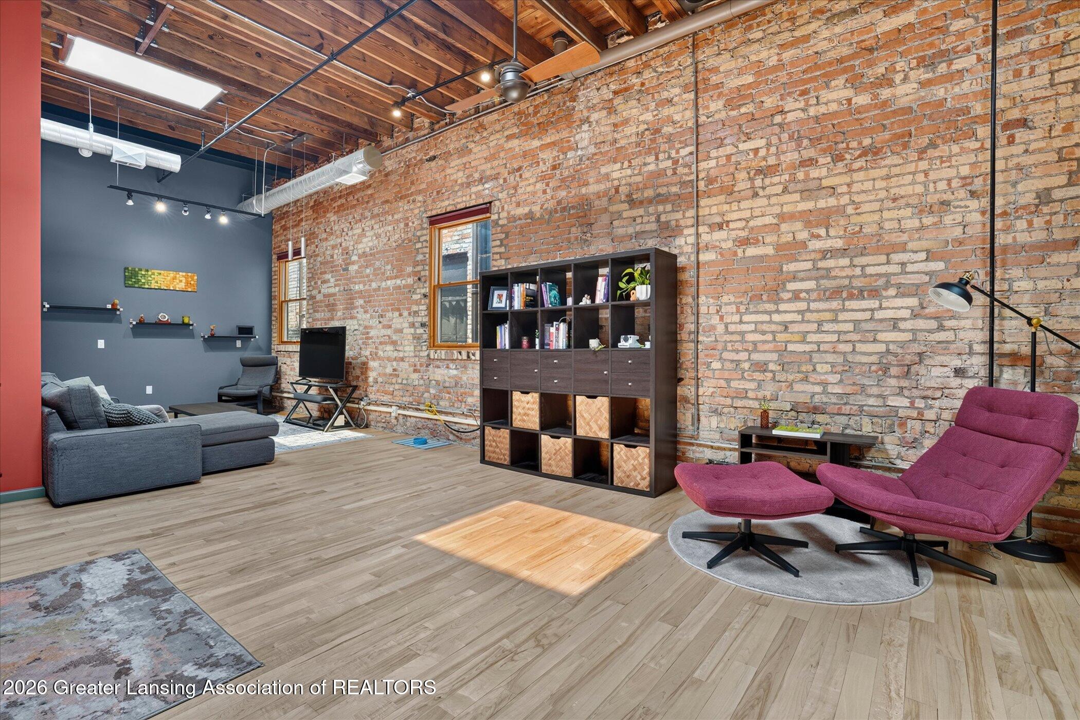 214 S Washington Square 4