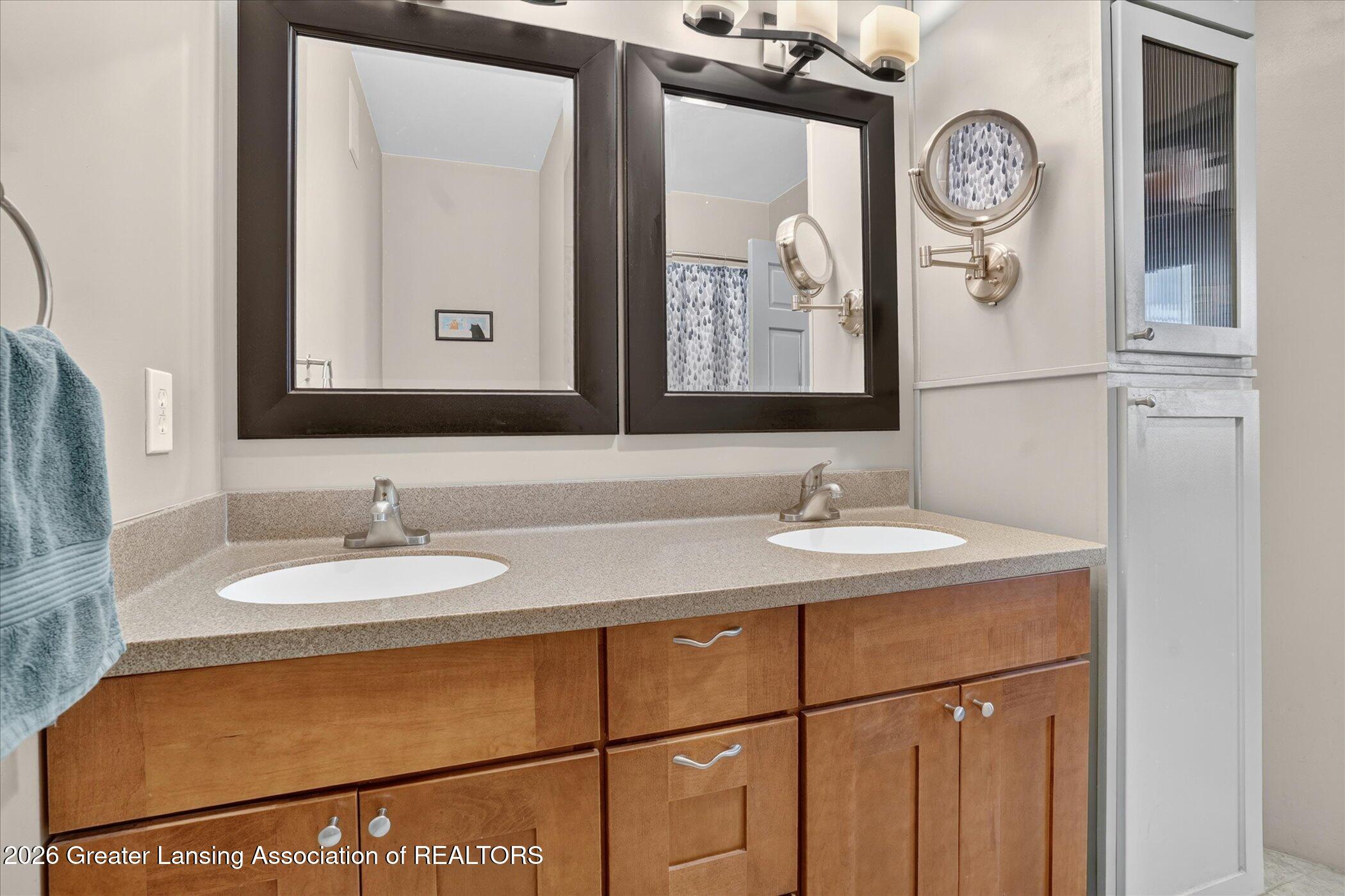 214 S Washington Square 4
