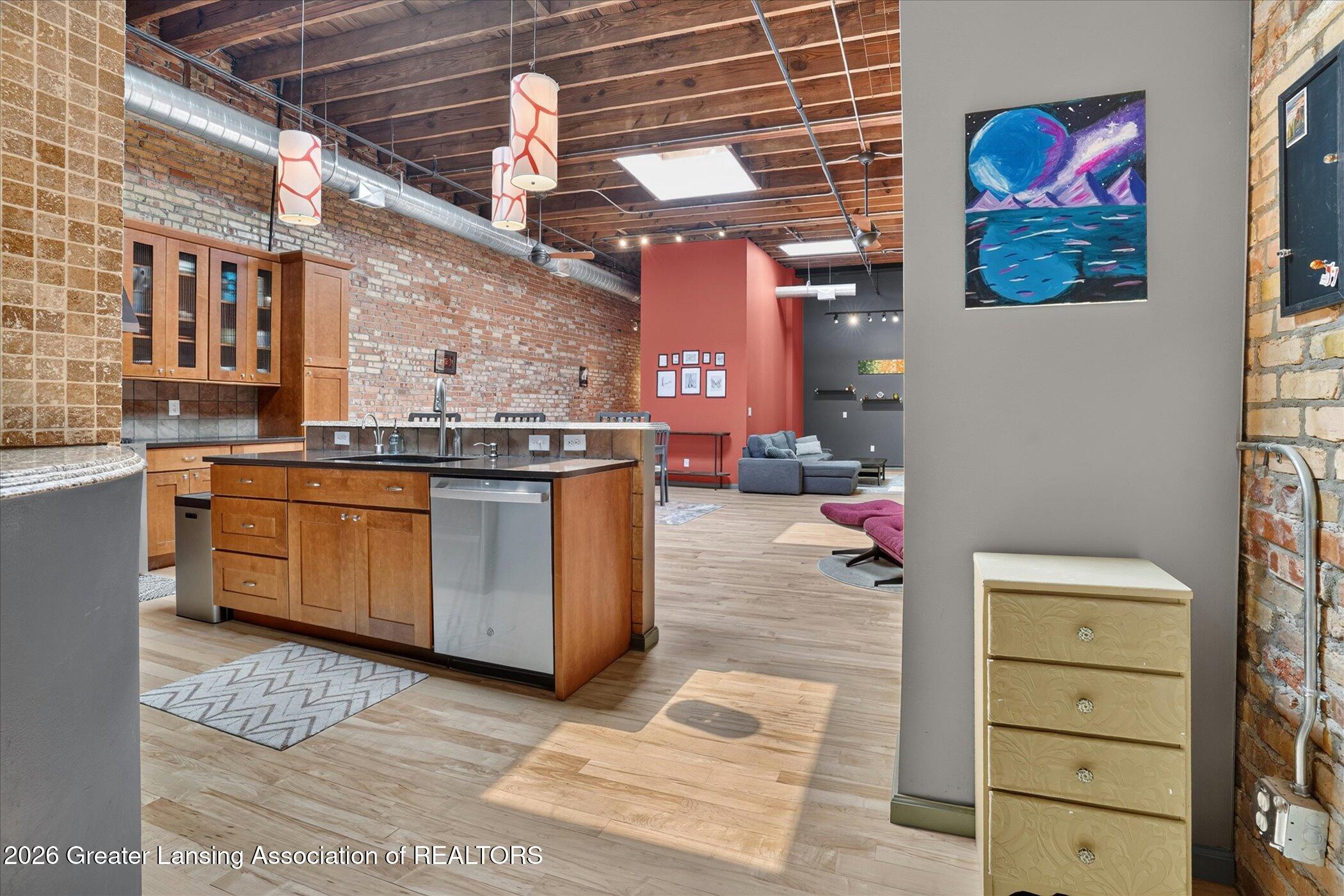 214 S Washington Square 4