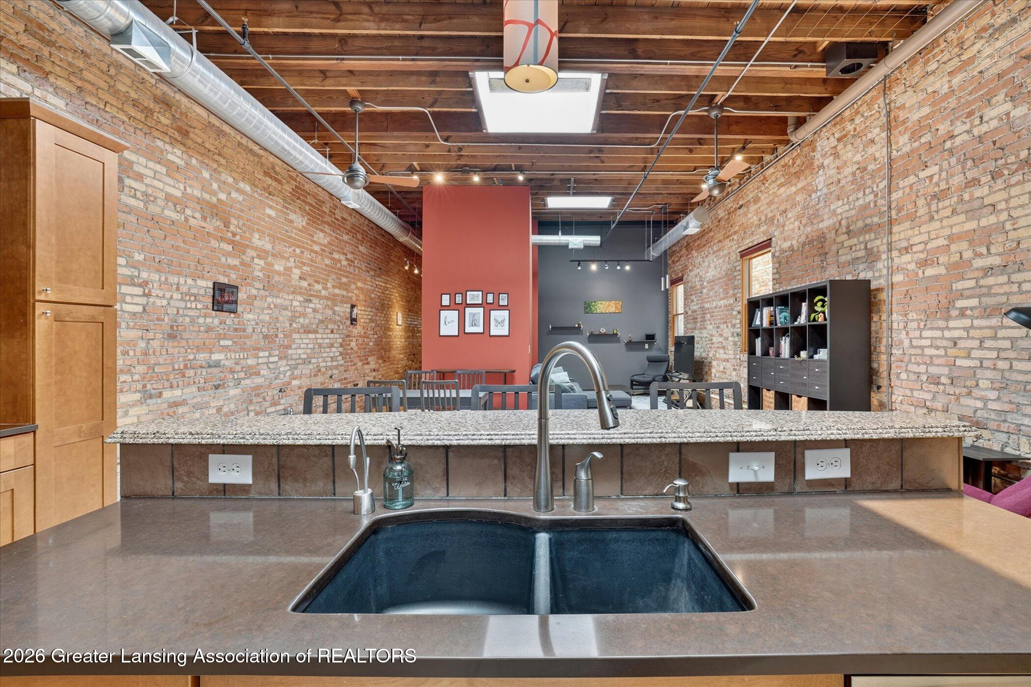 214 S Washington Square 4