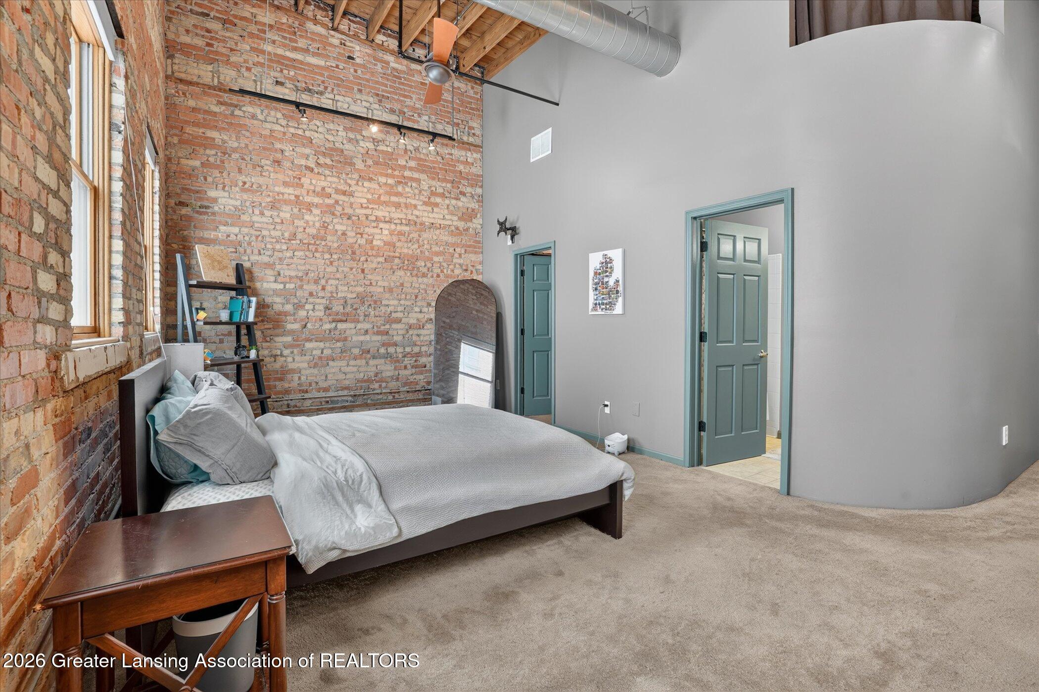 214 S Washington Square 4