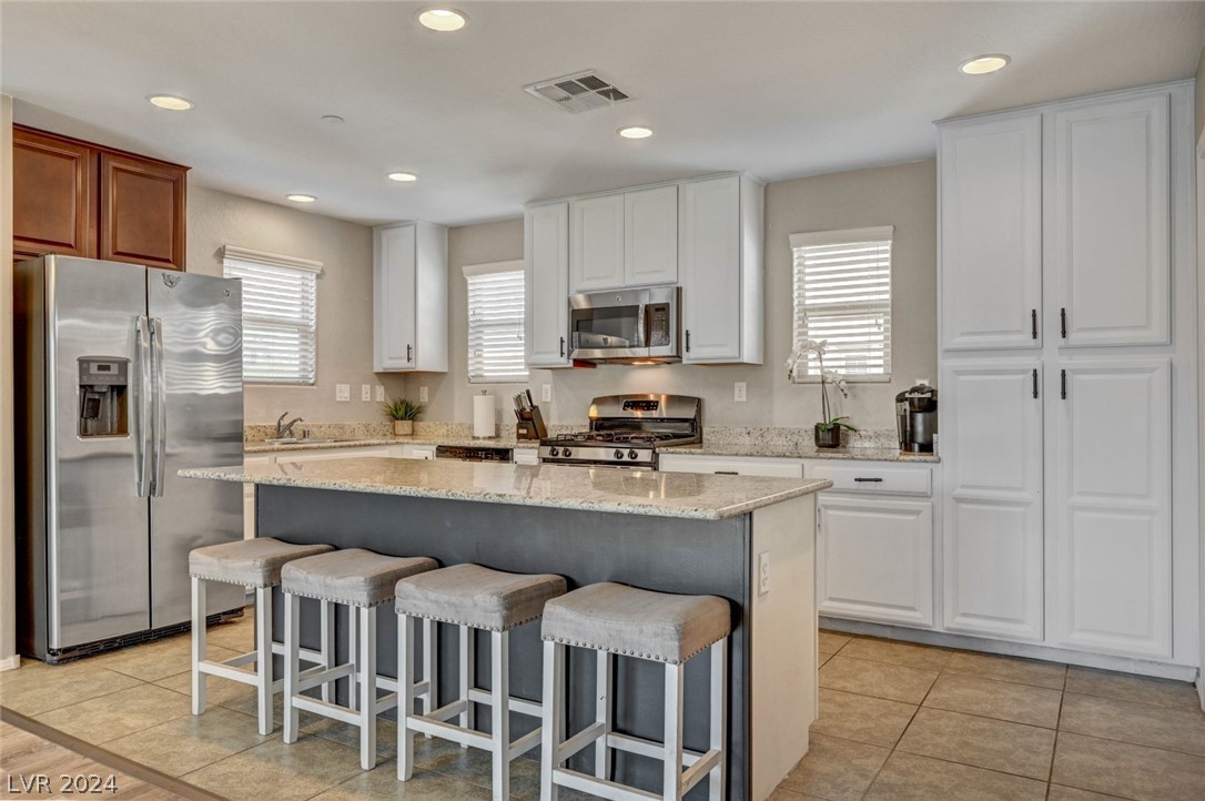 7604 Tiffany Lamp Court