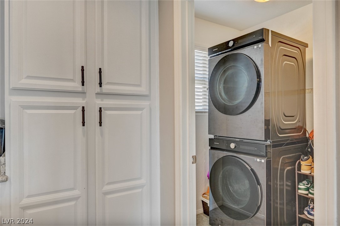 7604 Tiffany Lamp Court