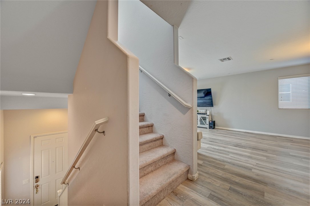 7604 Tiffany Lamp Court