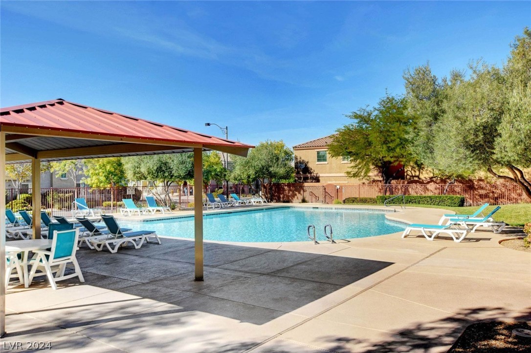 7604 Tiffany Lamp Court