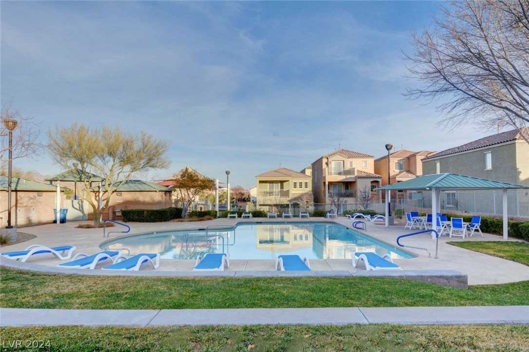 7604 Tiffany Lamp Court