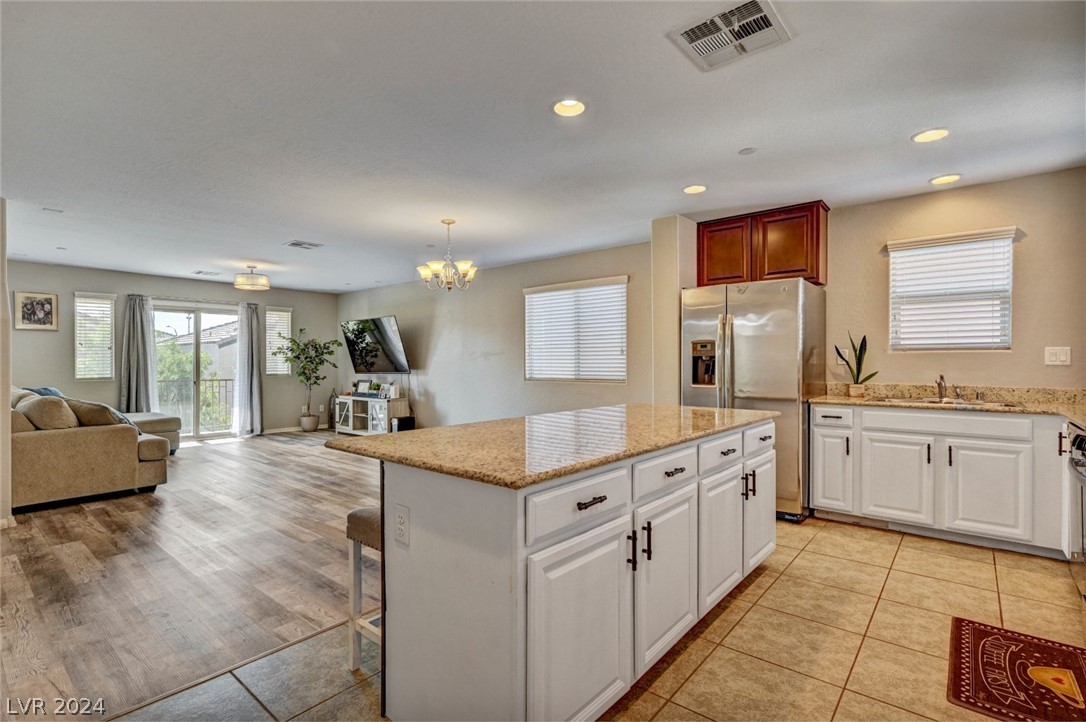 7604 Tiffany Lamp Court