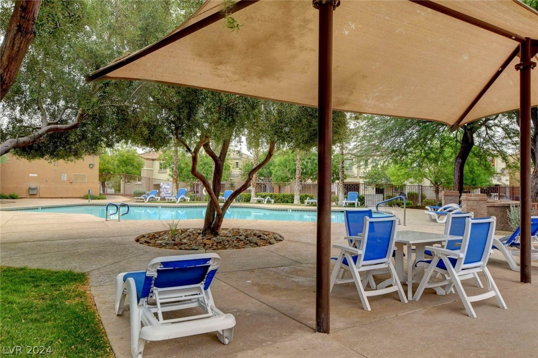 7604 Tiffany Lamp Court