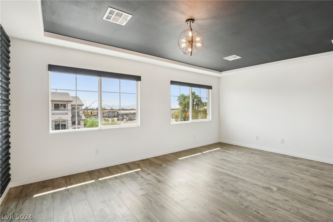 7695 Sandhaven Street