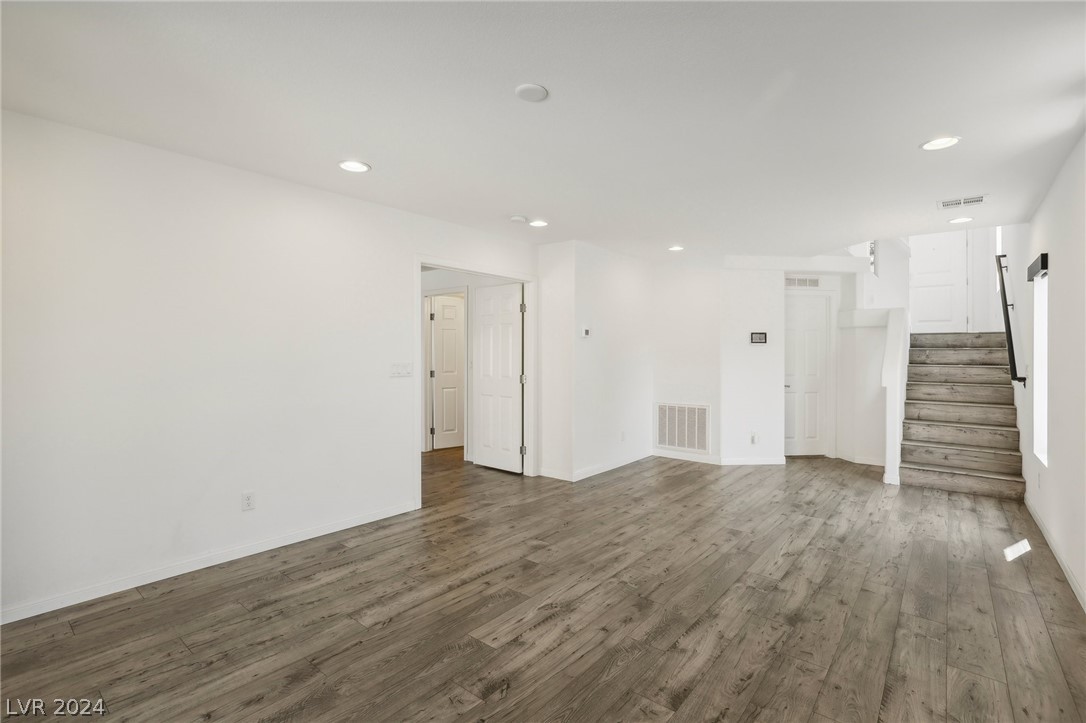 7695 Sandhaven Street