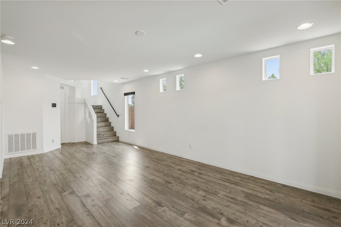 7695 Sandhaven Street