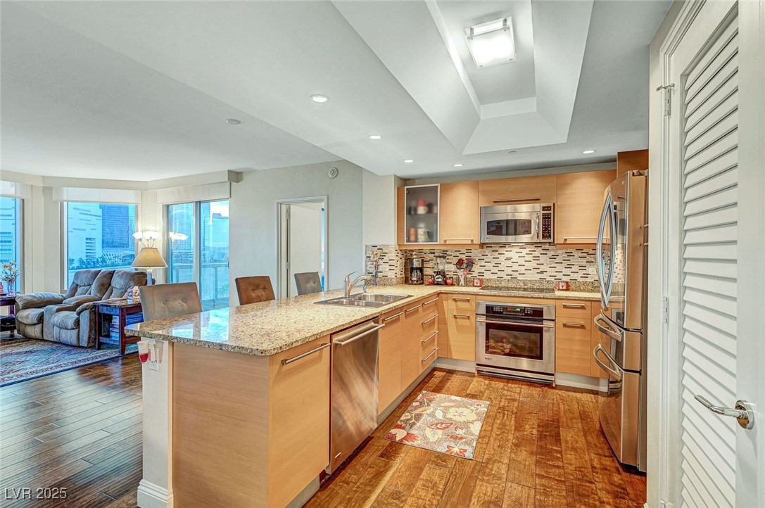 222 Karen Avenue 601