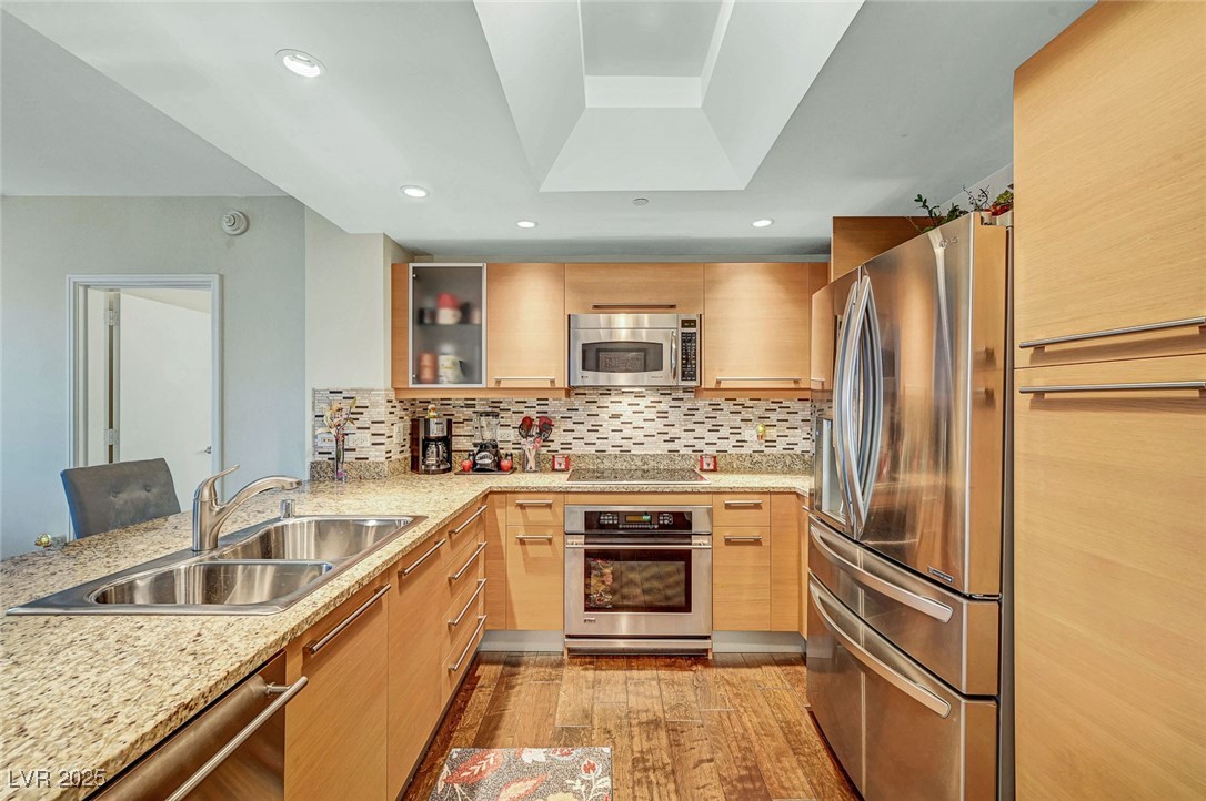 222 Karen Avenue 601