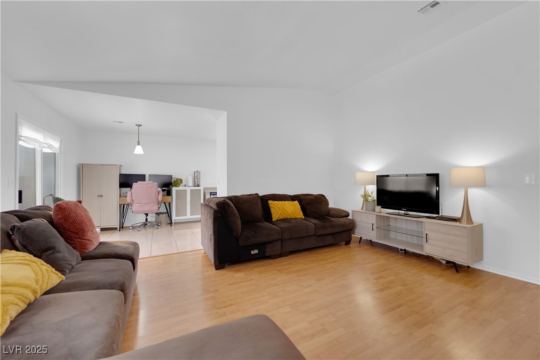 3102 Honeysuckle Avenue