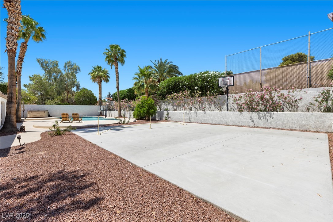 2250 Bowie Circle