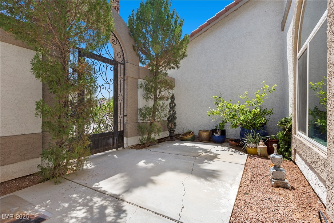2250 Bowie Circle