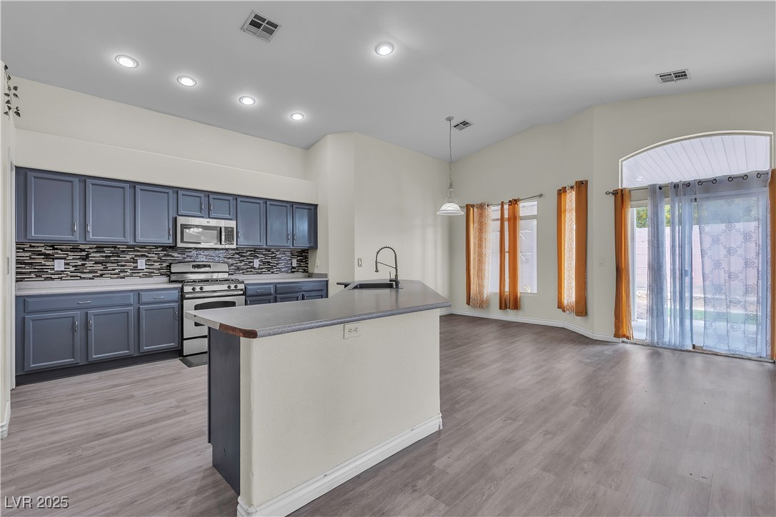 4537 Colonial Canyon Street