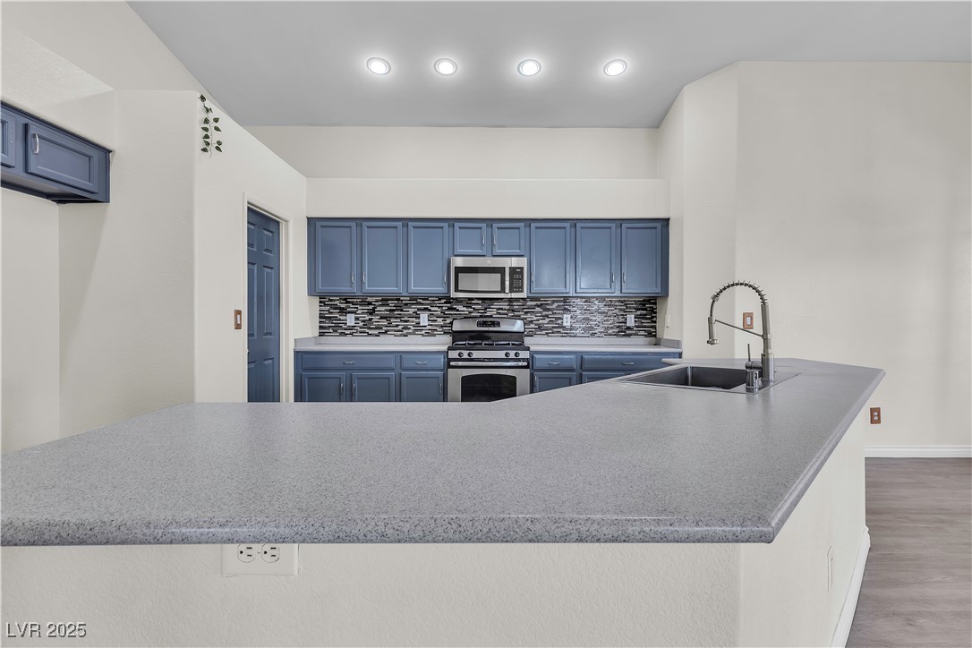 4537 Colonial Canyon Street