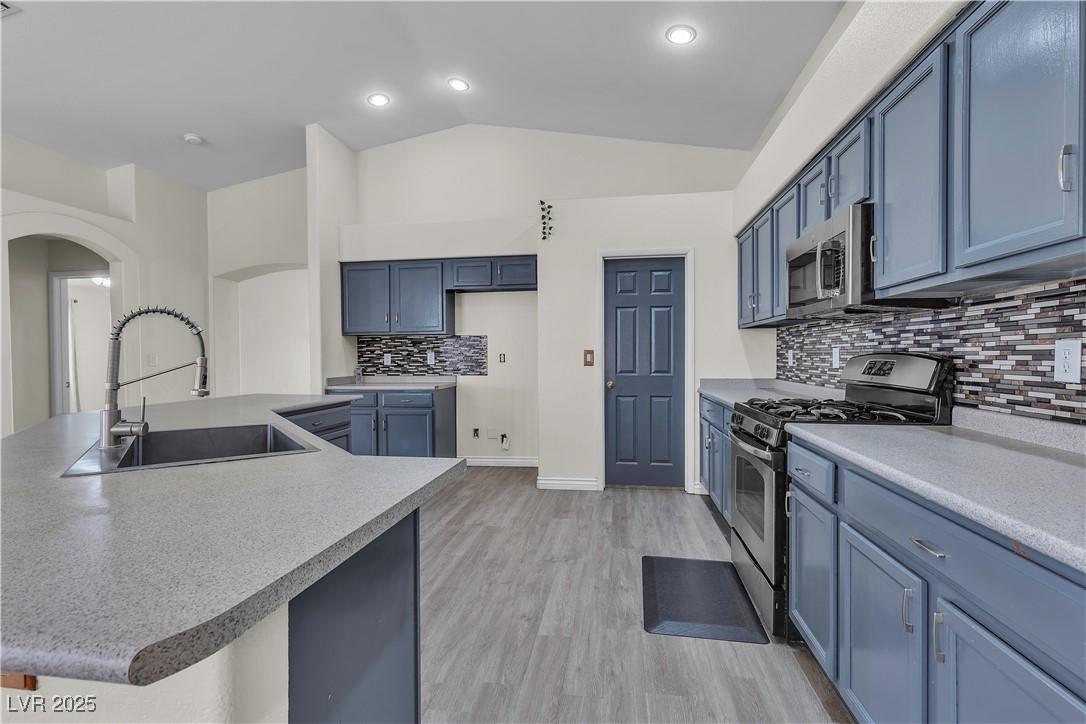4537 Colonial Canyon Street