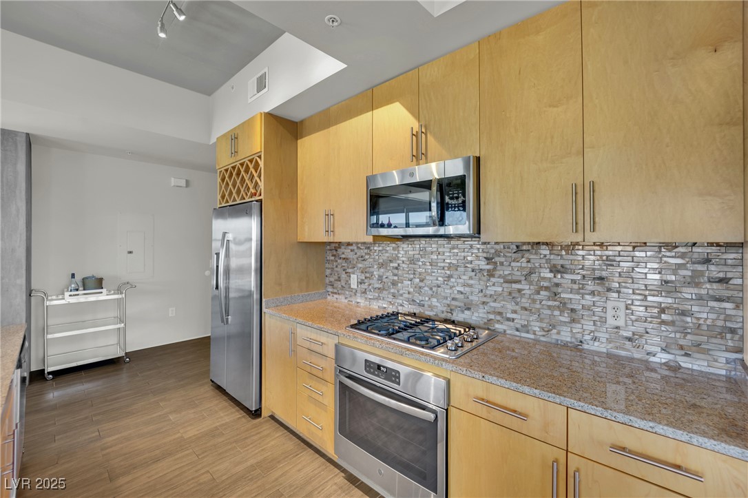 353 East Bonneville Avenue 626