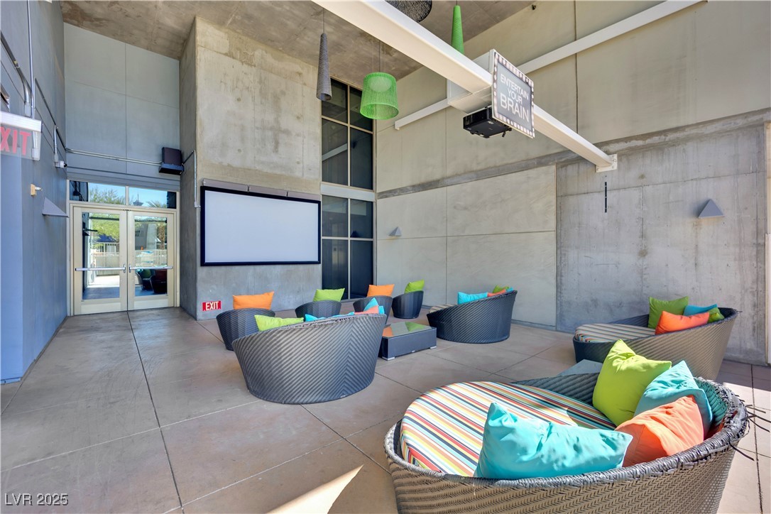 353 East Bonneville Avenue 626