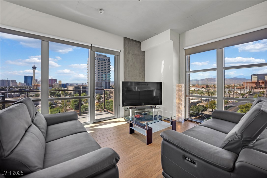 353 East Bonneville Avenue 626