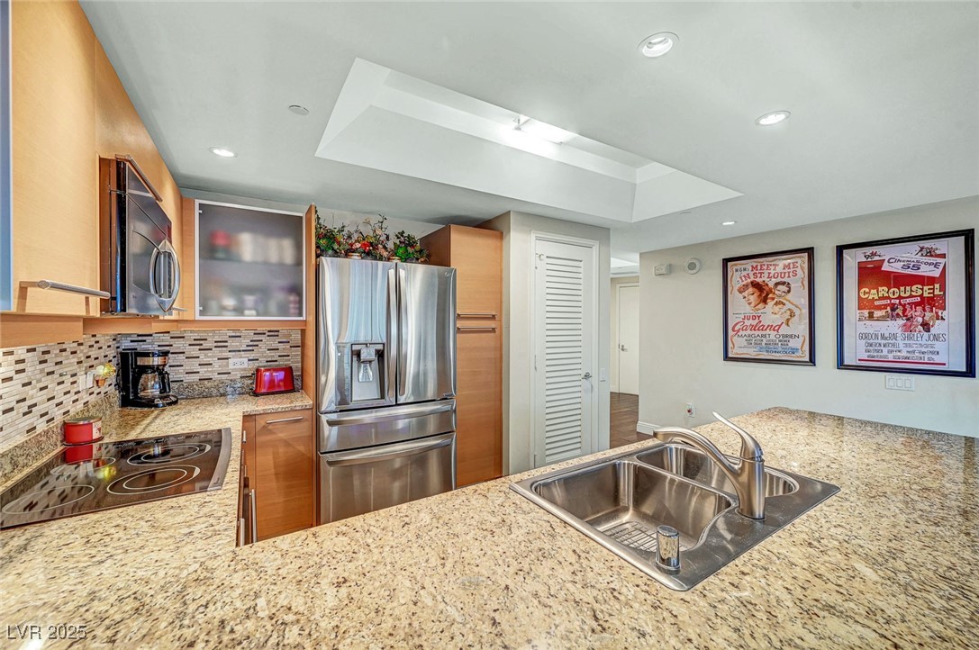 222 Karen Avenue 601