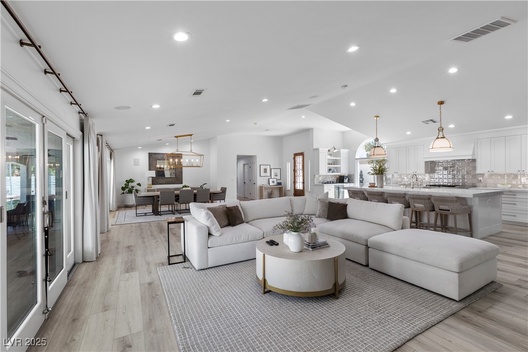 2250 Bowie Circle