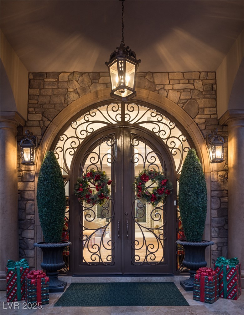 22 Castle Oaks Court