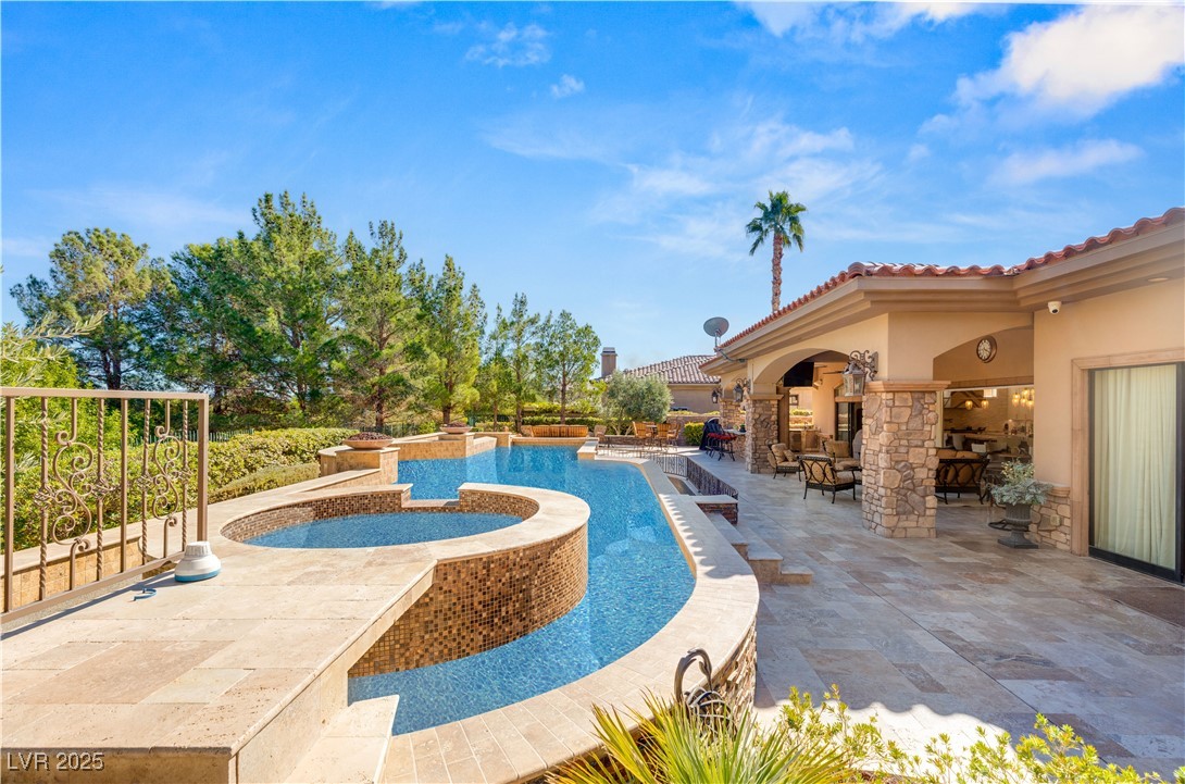 22 Castle Oaks Court