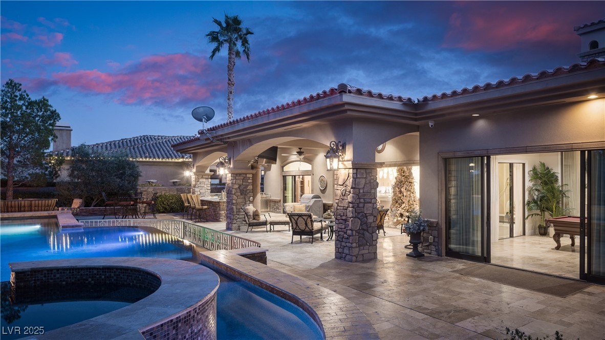 22 Castle Oaks Court