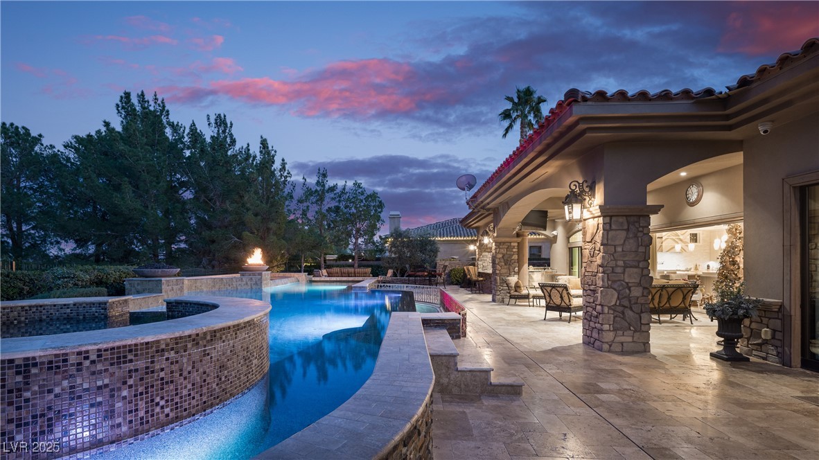 22 Castle Oaks Court