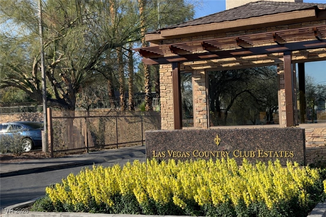 737 Oakmont Avenue 1202