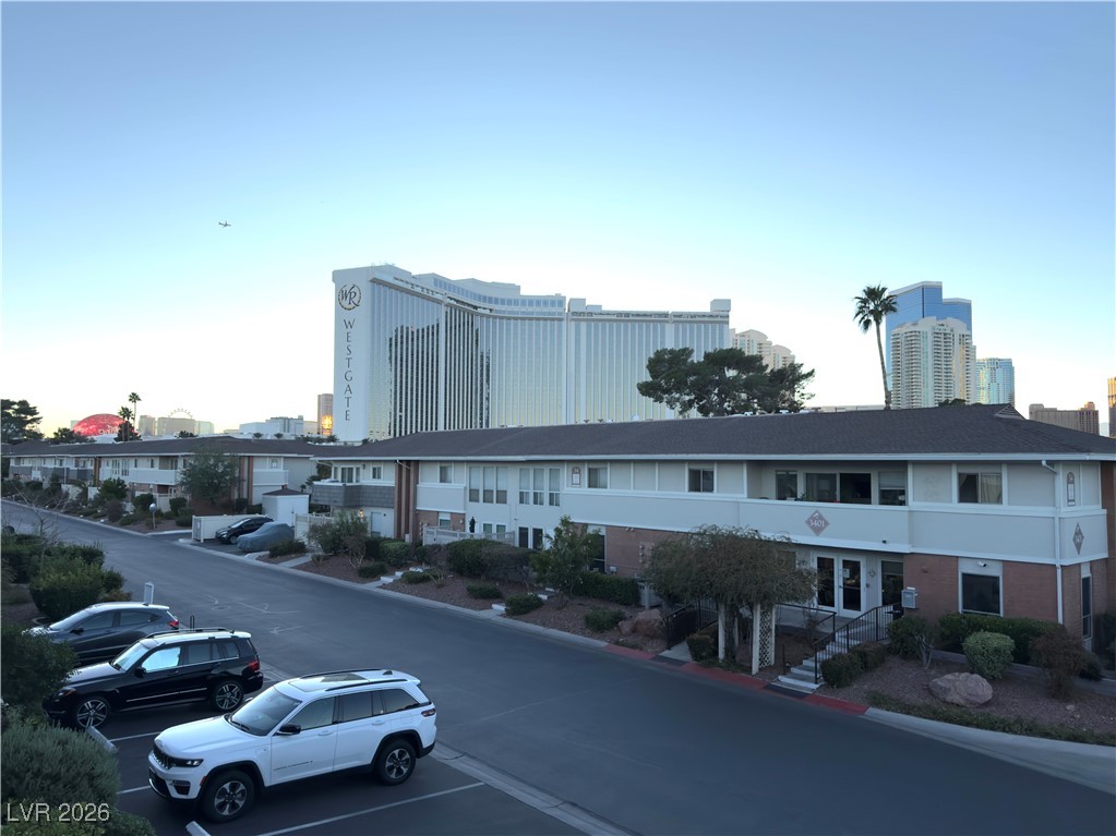 737 Oakmont Avenue 1202