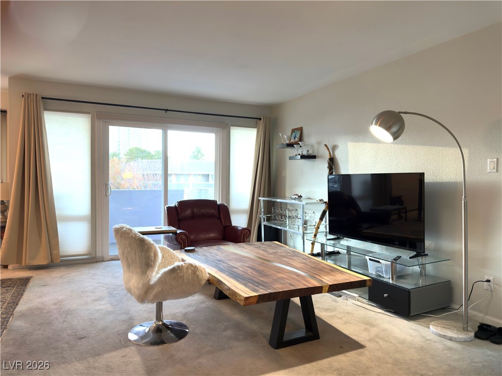 737 Oakmont Avenue 1202