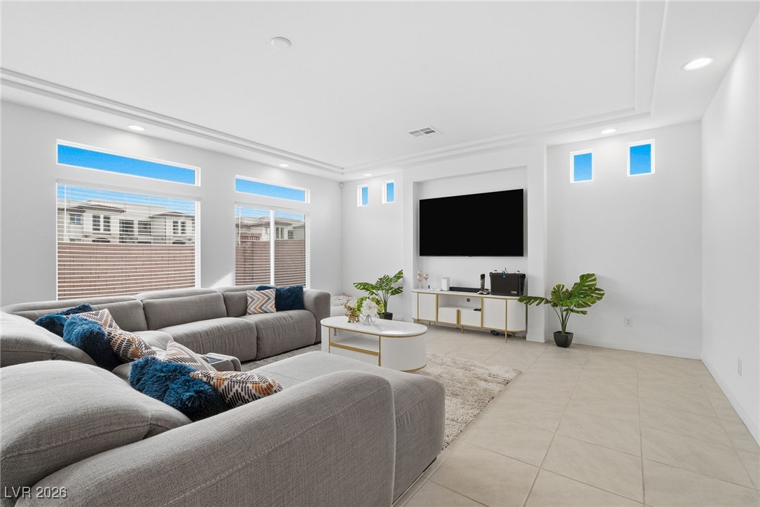 10048 Pipestone Street