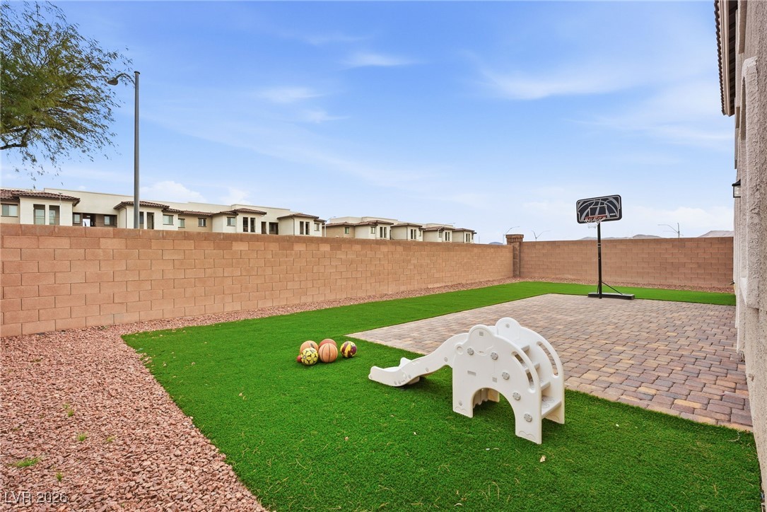 10048 Pipestone Street