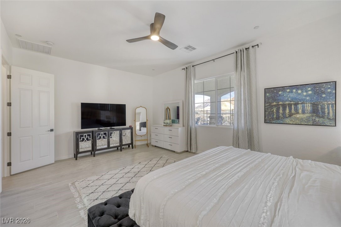 12 Tatahatso Point Street