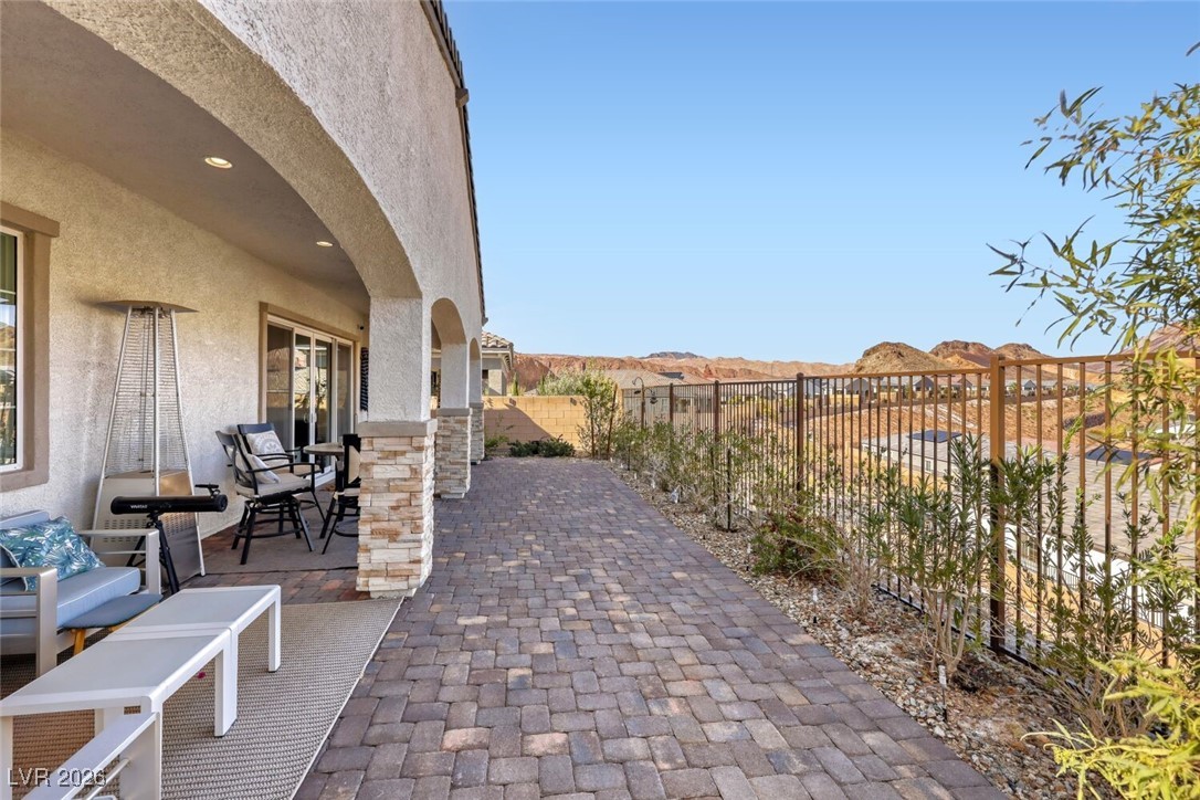 12 Tatahatso Point Street