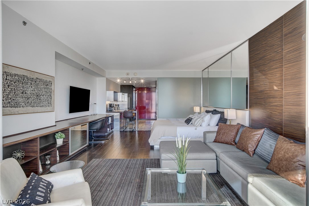 4381 West Flamingo Road 2920