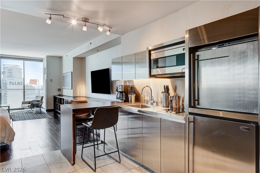 4381 West Flamingo Road 2920