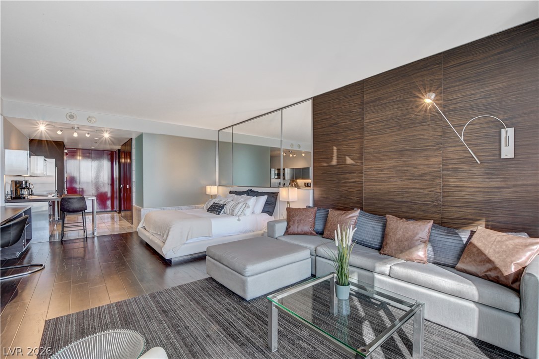 4381 West Flamingo Road 2920